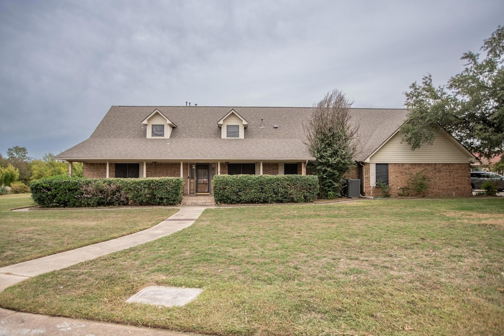 4 Quail Run St, Gainesville, TX 76240 - photo 1