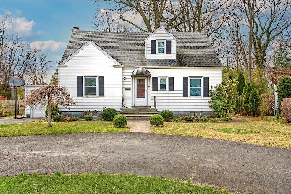 27 Crystal St, Harrison, NY 10528 - photo 1