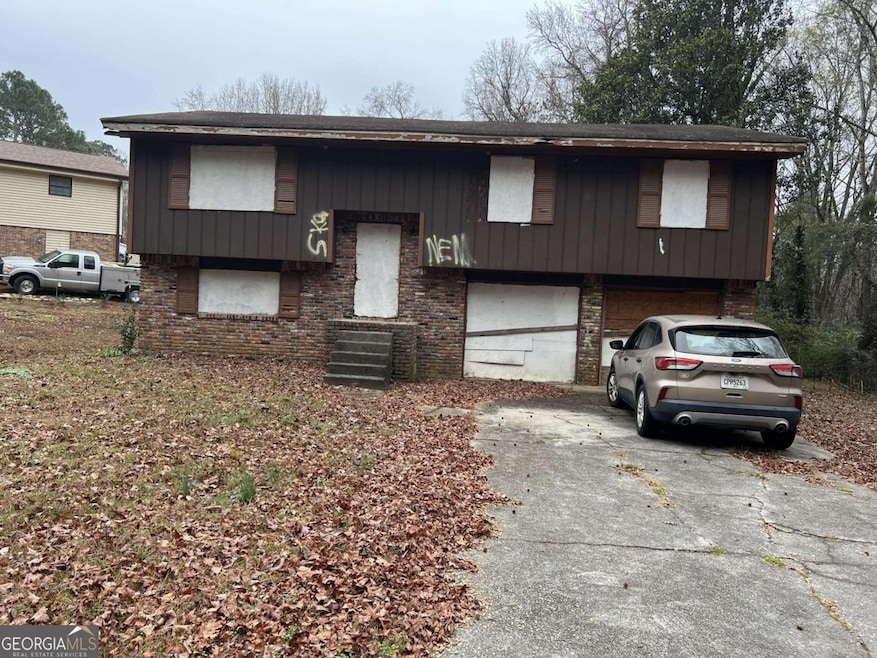 5827 Christopher Ln, Lithonia, GA 30058 - photo 1