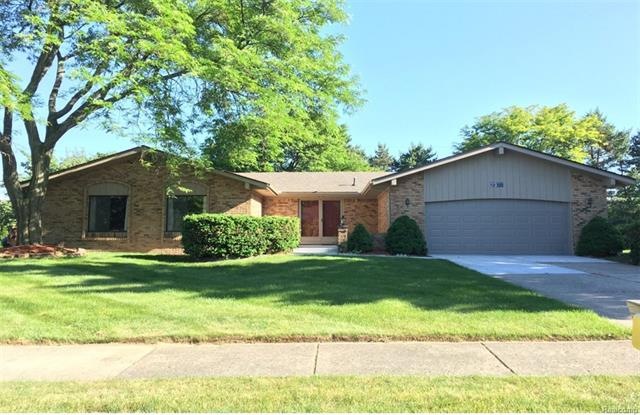 2377 Claymont Dr, Troy, MI 48098 - photo 1