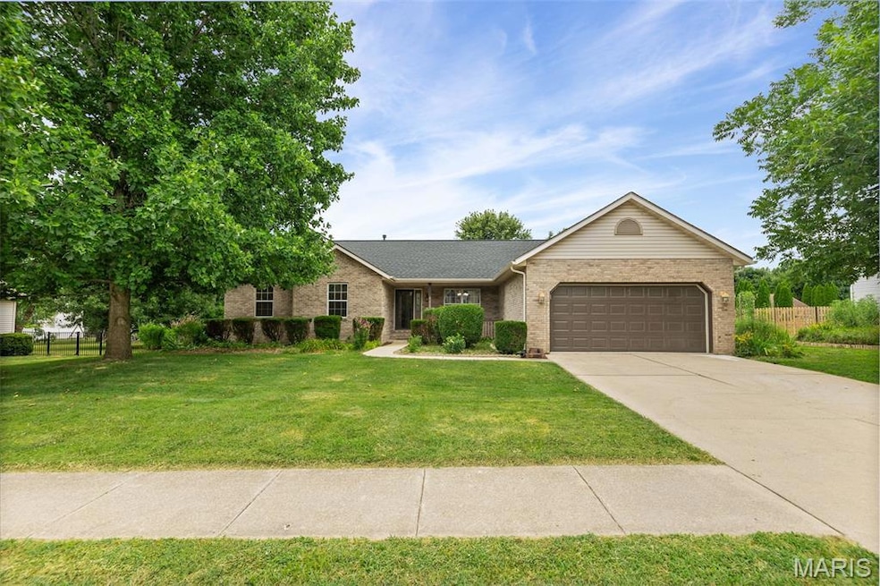 213 Hodgens Mill Ln, O Fallon, IL 62269 - photo 1