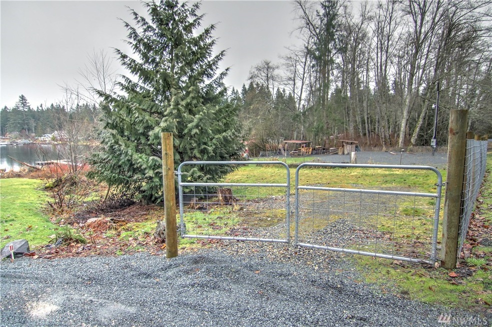 32429 Whitman Lake Dr E, Graham, WA 98338 - photo 1