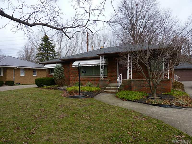 717 Shad St, North Tonawanda, NY 14120 - photo 1