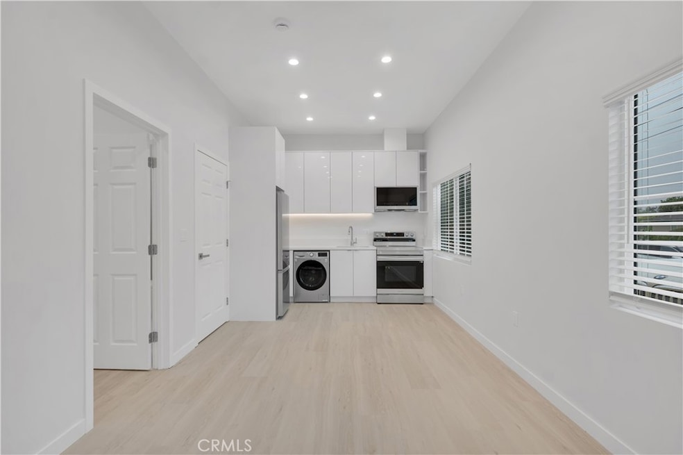 23806 Calvert St, Los Angeles, CA 91367 - photo 1