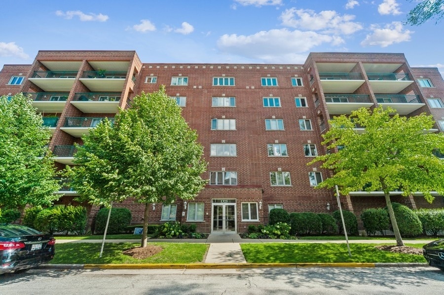 1325 Perry St unit 501, Des Plaines, IL 60016 - photo 1