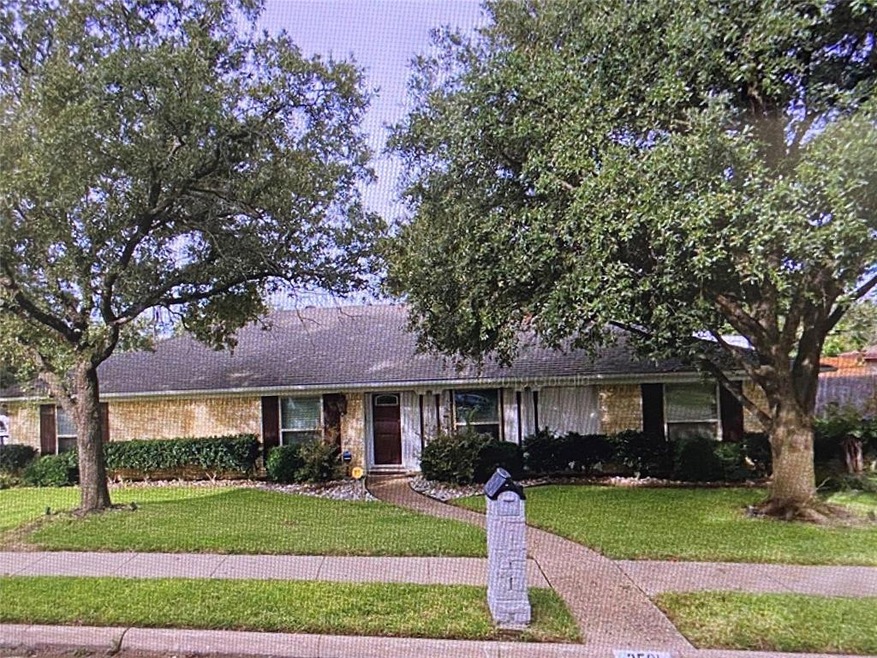 2501 Lakeview Dr, Bedford, TX 76021 - photo 1