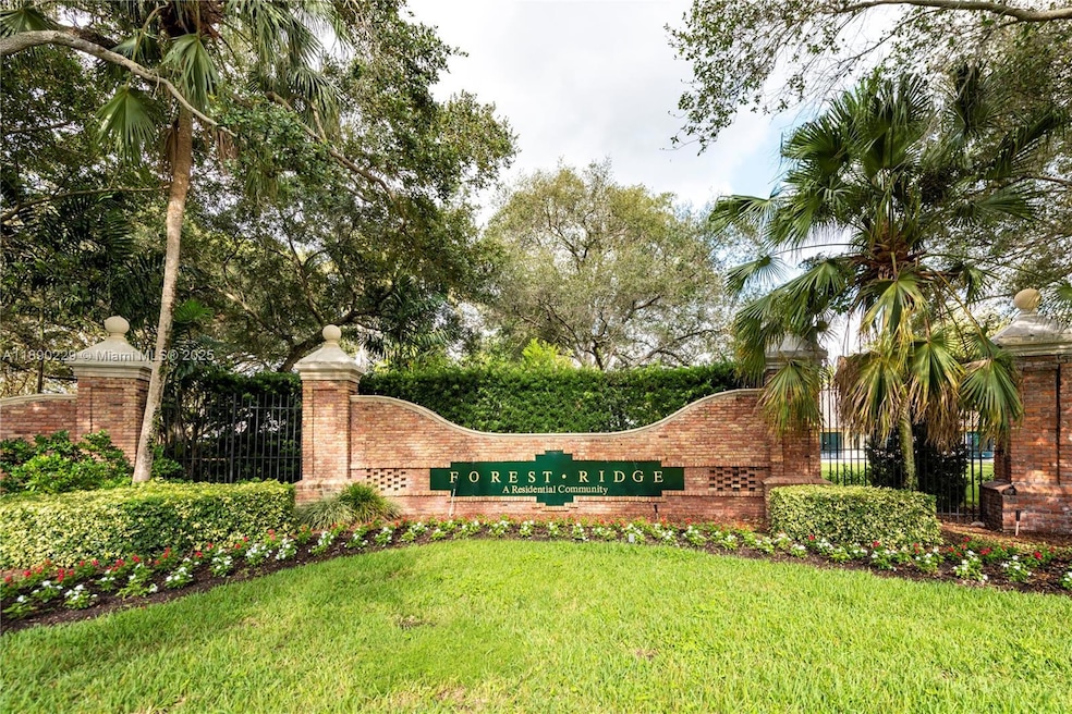 2913 Myrtle Oak Cir, Davie, FL 33328 - photo 1