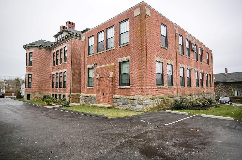 32 Carey St unit 1D, Newport, RI 02840 - photo 1