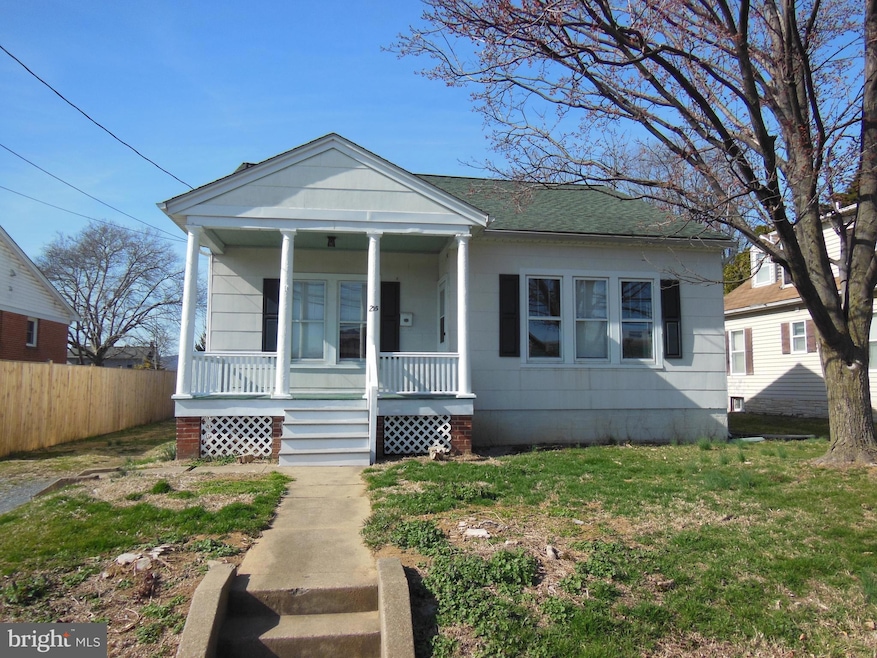 215 S Jefferson St, Frederick, MD 21701 - photo 1