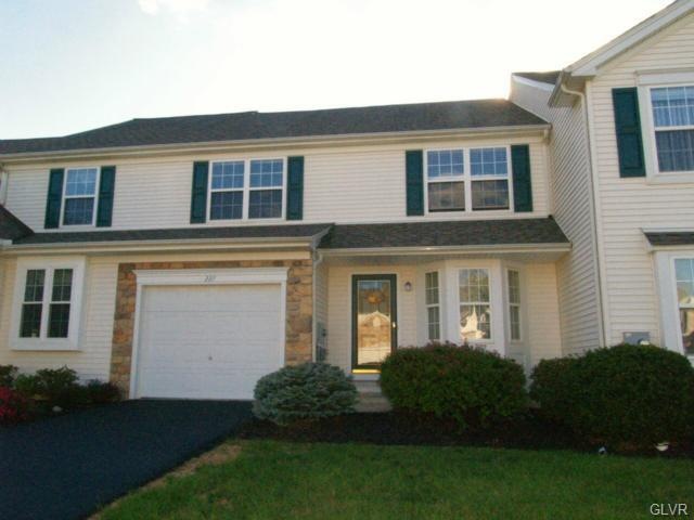227 Park Ridge Dr, Easton, PA 18040 - photo 1