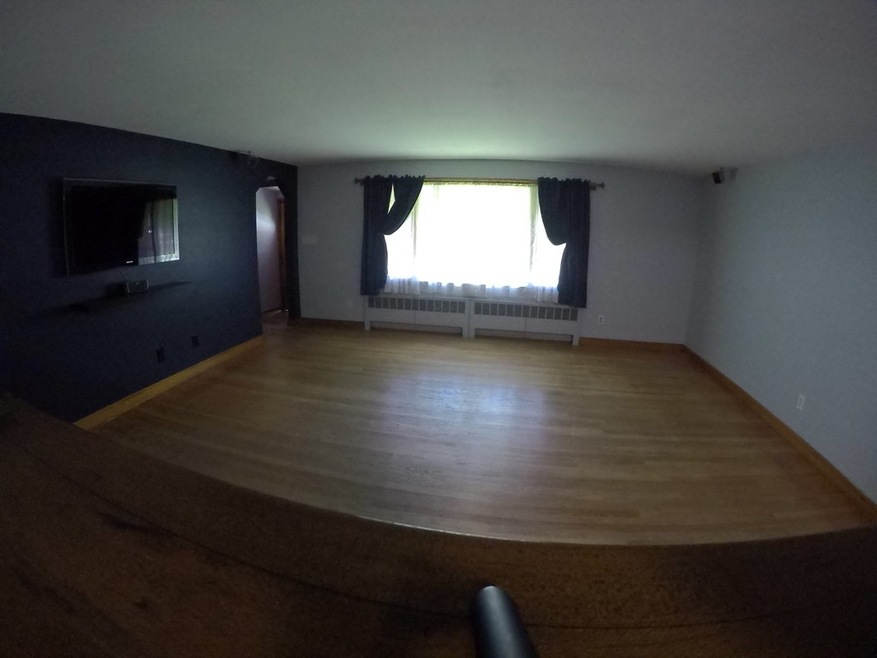 608 Pleasant St, Holyoke, MA 01040 - photo 1