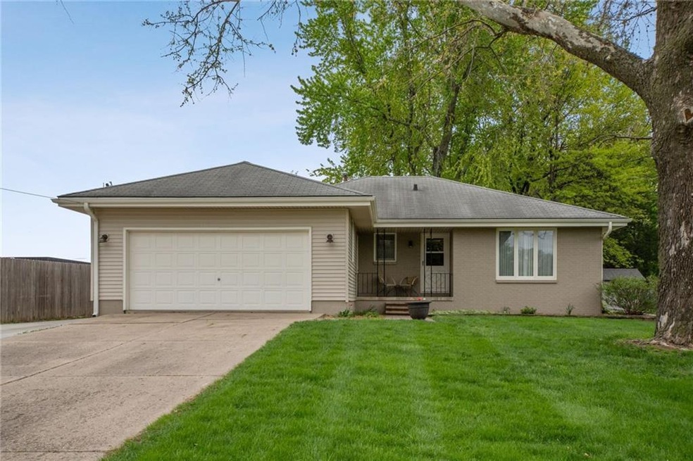 2130 Watrous Ave, Des Moines, IA 50321 - photo 1