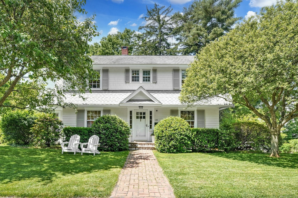 126 Holmes Ave, Darien, CT 06820 - photo 1