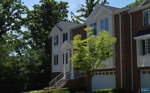 46 Skymark Ct, Upper Saddle River, NJ 07458 - photo 1