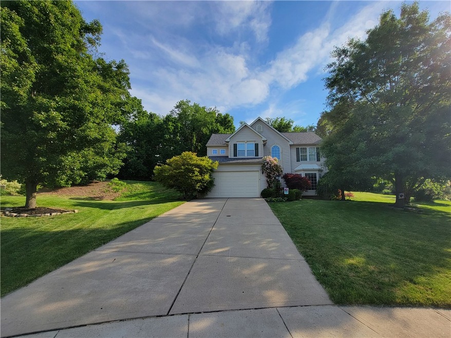 Beautiful curb appeal, cul de sac location