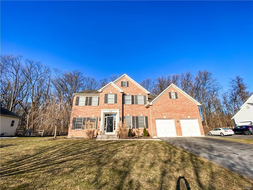 1110 Foxview Dr, Bethlehem, PA 18017 - photo 1