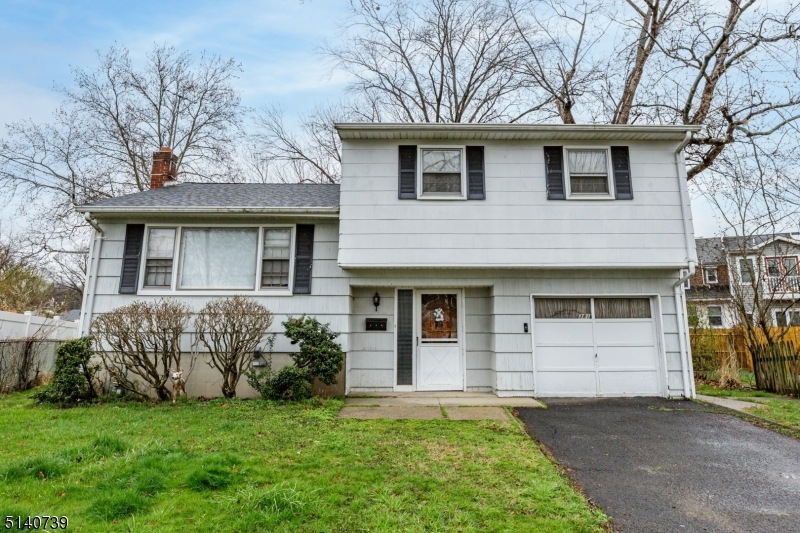 381 Sullivan Ct, Rahway, NJ 07065 - photo 1