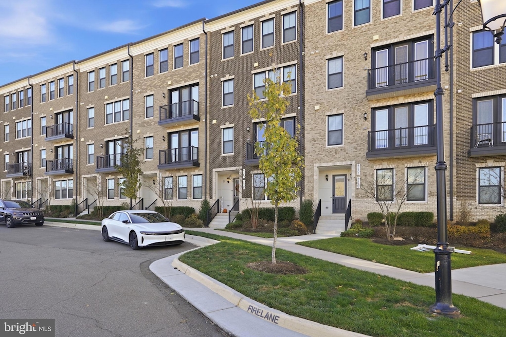 42605 Nubbins Terrace, Ashburn, VA 20147 - photo 1