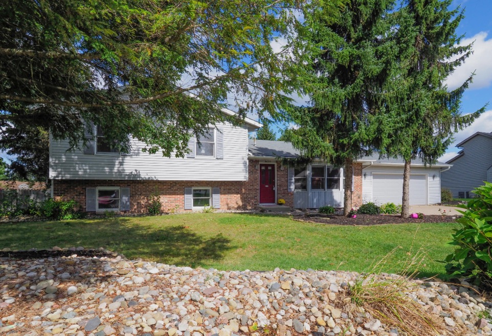 6695 Woodlea Dr-101