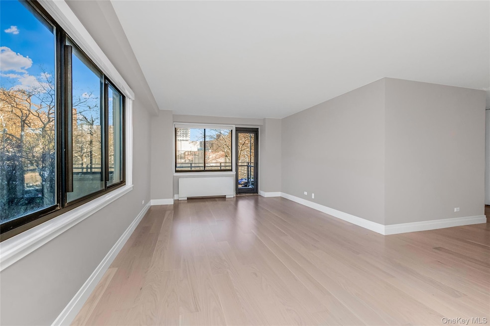 Manor Towers unit 3D, Bronx, NY 10463 - photo 1
