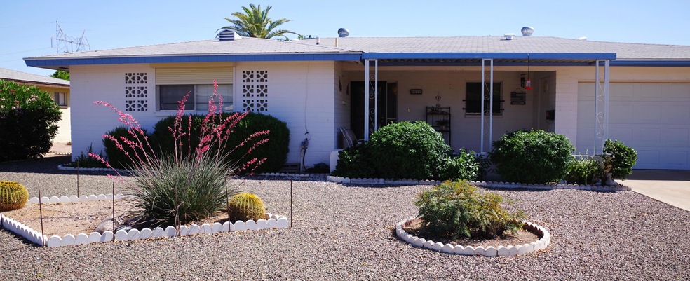 Great Curb Appeal!