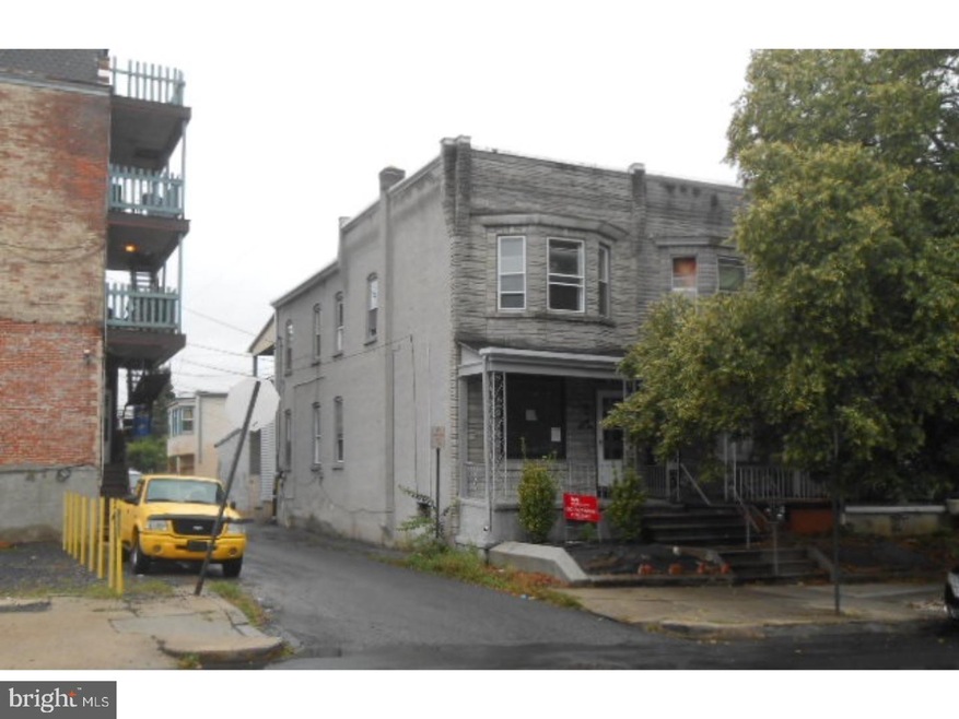 940 Spring St, Reading, PA 19604 - photo 1