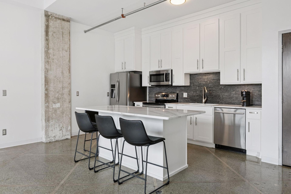 350 Saint Peter St unit 908, Saint Paul, MN 55102 - photo 1