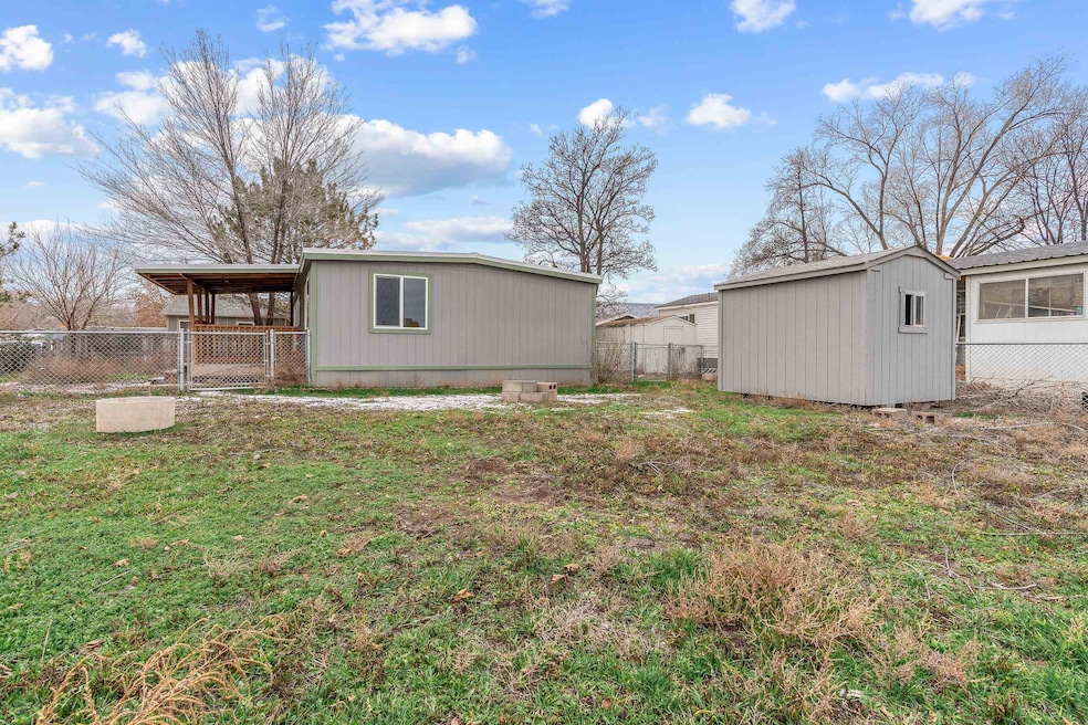 190 Honeysuckle Cir, Fruita, CO 81521 - photo 1