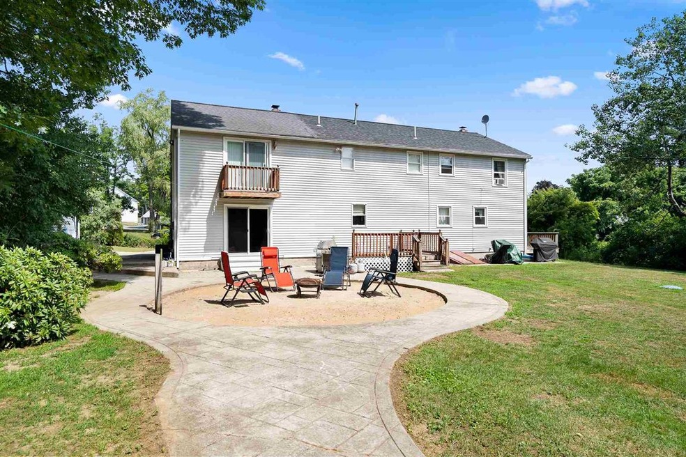 85 Tsienneto Rd unit B, Derry, NH 03038 - photo 1