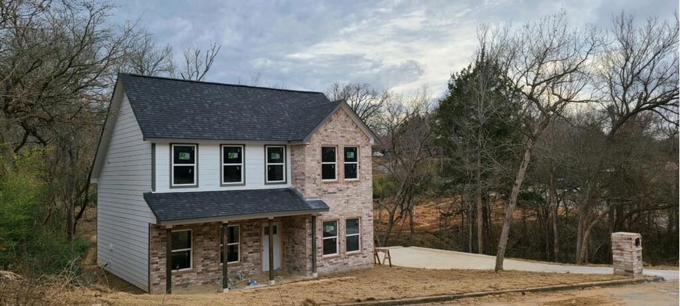 70 Vaughn Dr, Denison, TX 75020 - photo 1