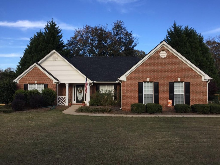 421 Camden Dr, Winder, GA 30680 - photo 1