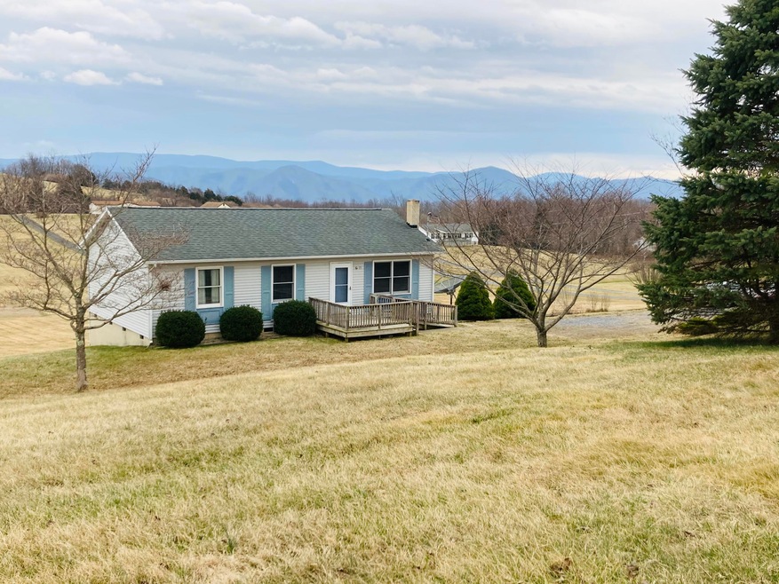 15 Oscar View Lane, Lovely Location!
