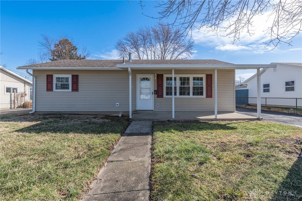 219 Thoreau Ln, Xenia, OH 45385 - photo 1