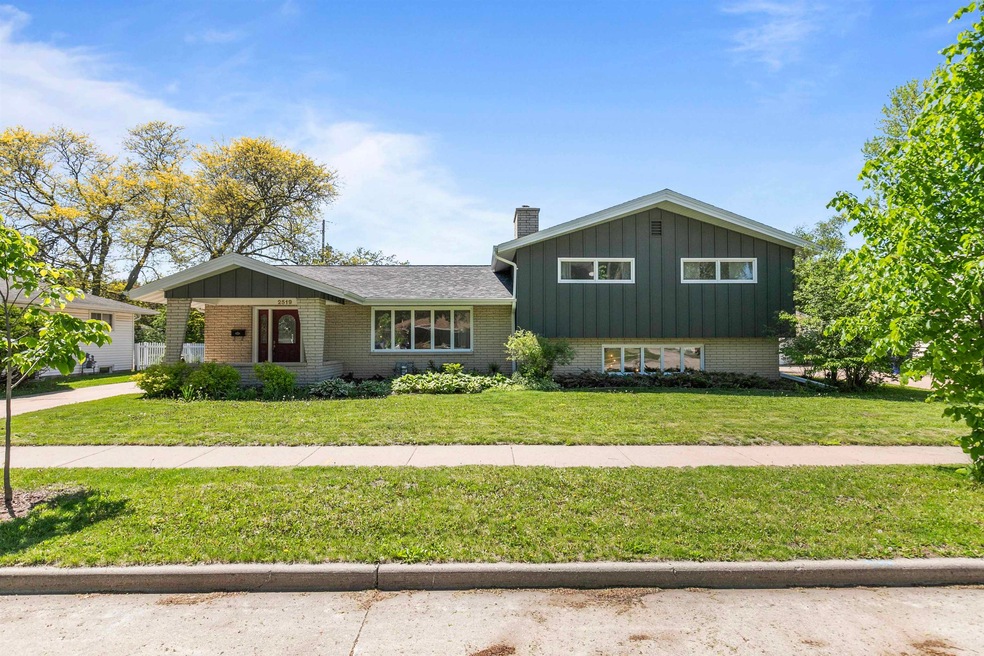 Welcome to 2519 N Elmwood Court!