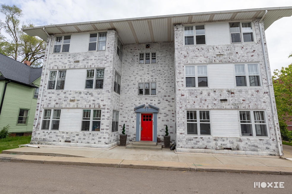 210 Old Orchard Pl-2