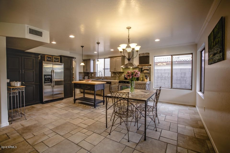 DREAM KITCHEN