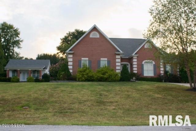 111 Williams Dr, Harrisburg, IL 62946 - photo 1