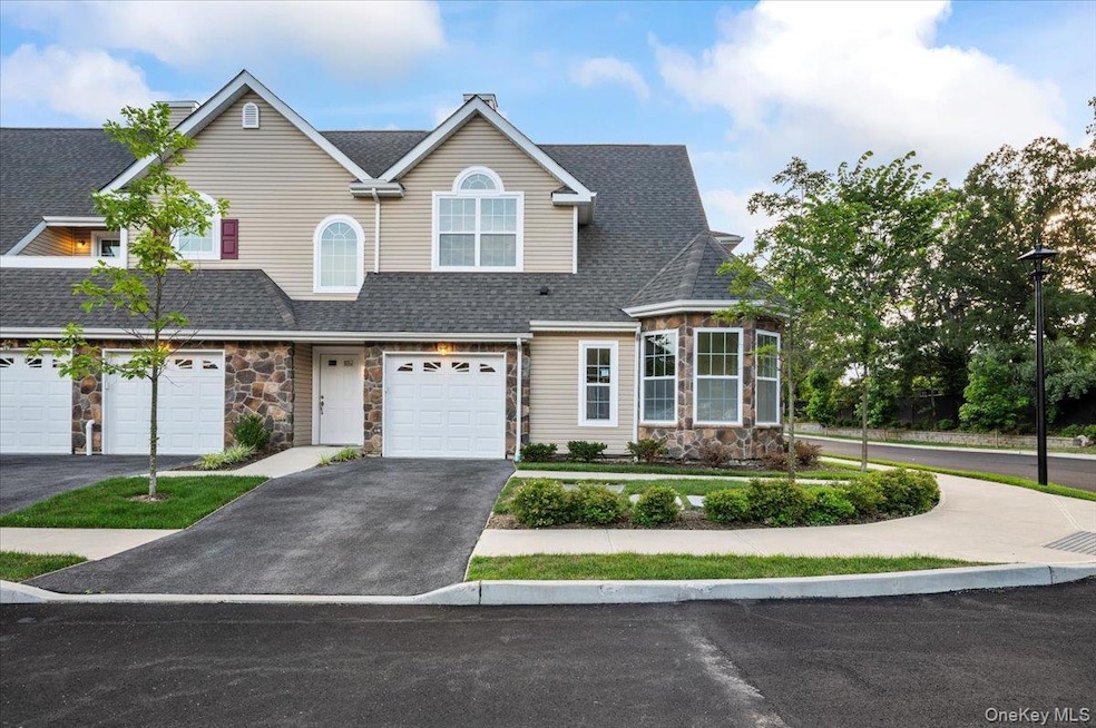 For Sale $915,000 • Co-Listing Agent