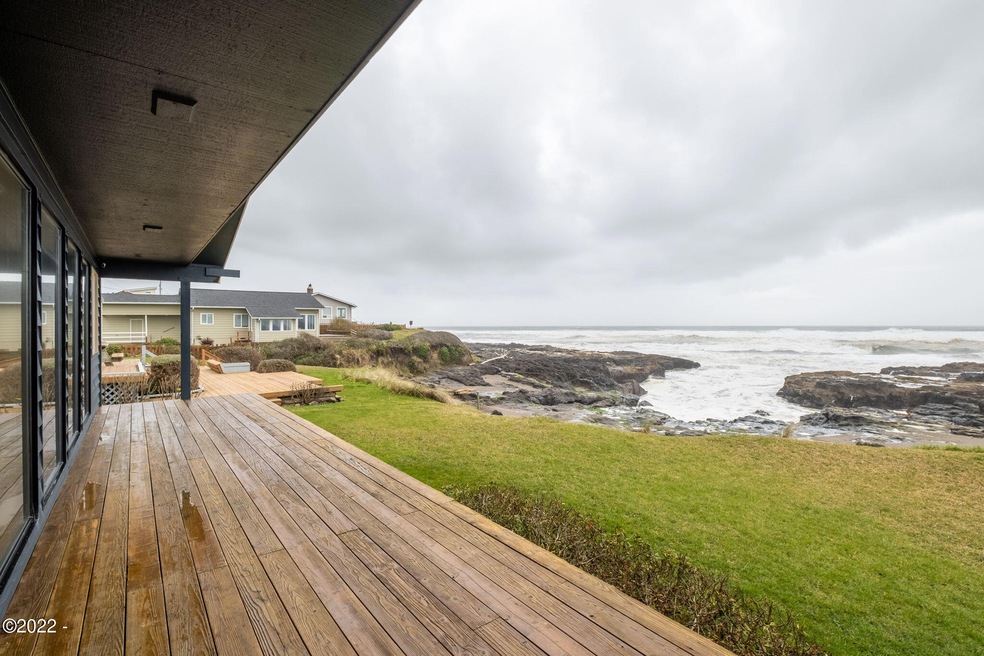 12-web-or-mls-861OceanViewDr (12)
