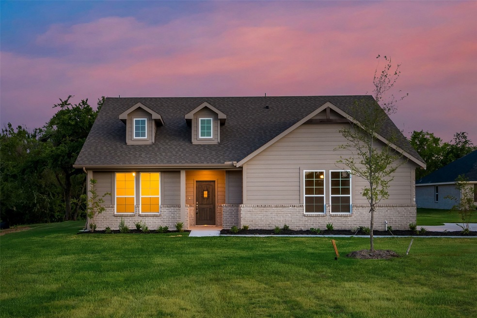 105 Cooper Ct, Springtown, TX 76082 - photo 1