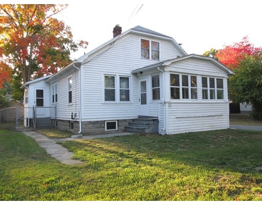 32 Stuart St, Springfield, MA 01119 - photo 1