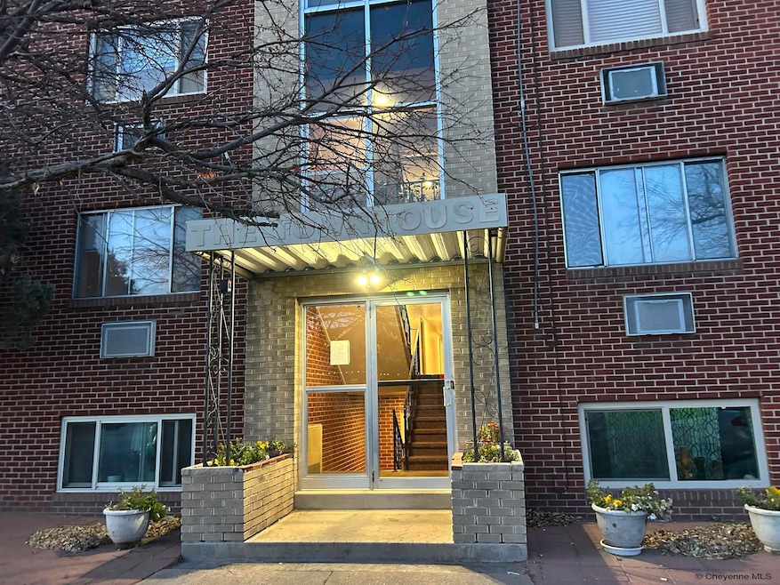 306 E 18th St unit 102, Cheyenne, WY 82001 - photo 1