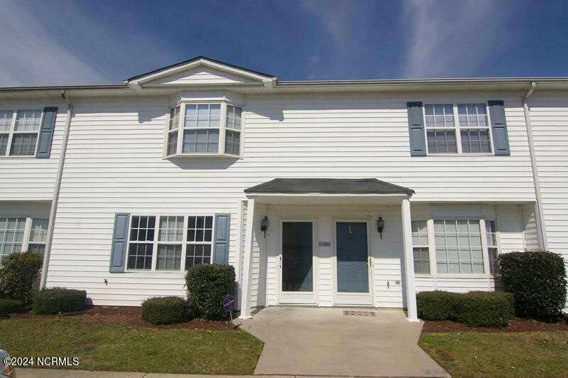 3951 Sterling Pointe Dr unit Ooo5, Winterville, NC 28590 - photo 1