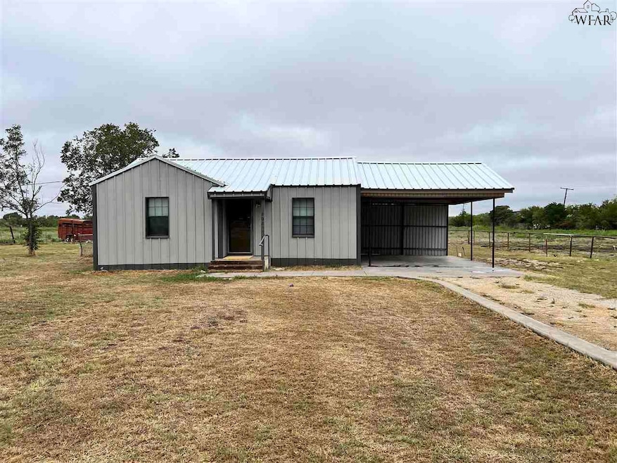 202 Fm 367 E, Iowa Park, TX 76367 - photo 1