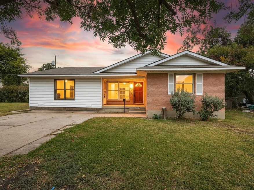 1220 Colfax Cir, Richardson, TX 75080 - photo 1