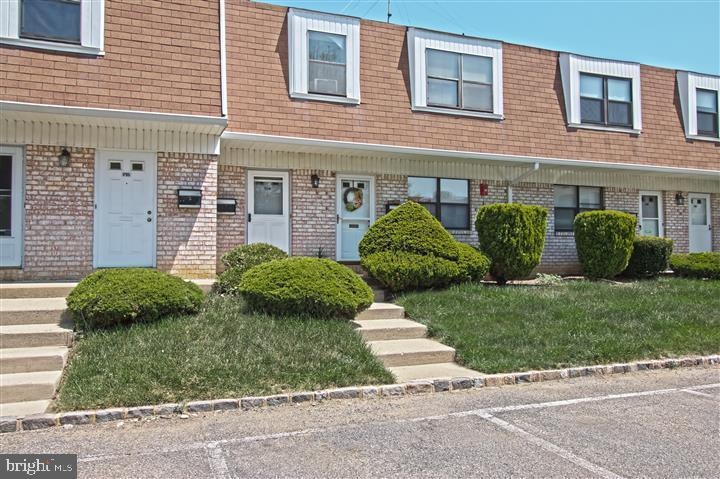 1703 Silver Ct, Hamilton Square, NJ 08690 - photo 1