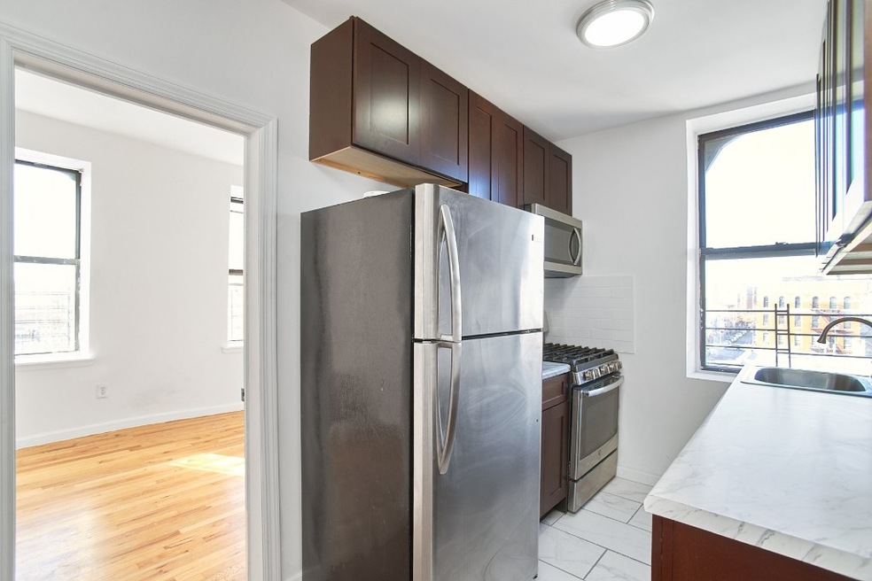 2480 Belmont Ave unit 17, Belmont, NY 10458 - photo 1