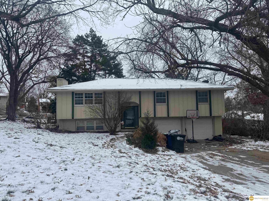 1915 S 124th St, Omaha, NE 68144 - photo 1