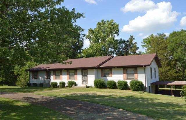 306 Charlotte Dr, Shelbyville, TN 37160 - photo 1