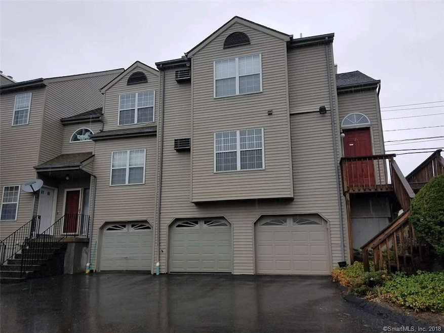 794 Oronoke Rd unit 24, Waterbury, CT 06708 - photo 1